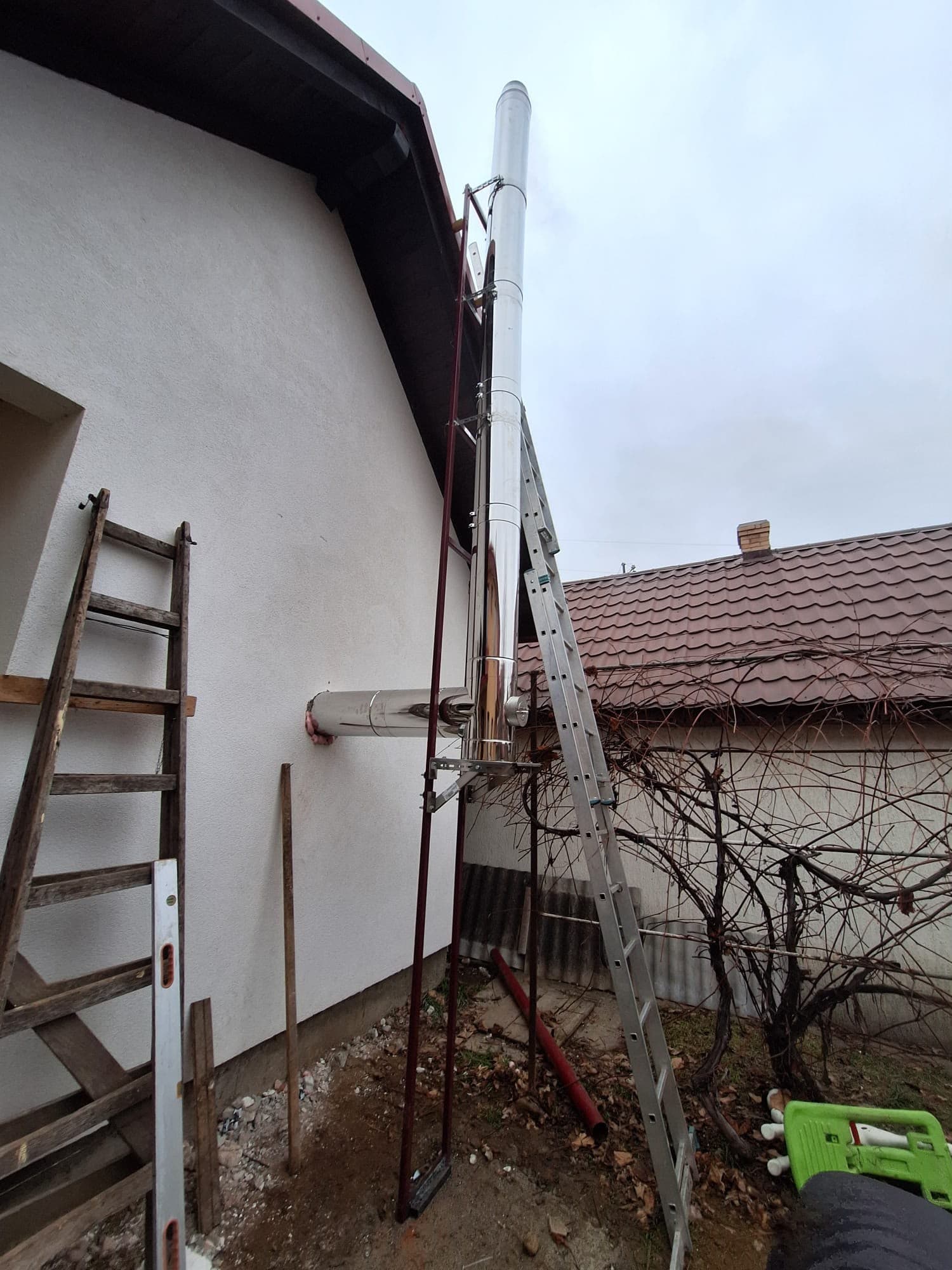 Montaj coș inox lângă centrală